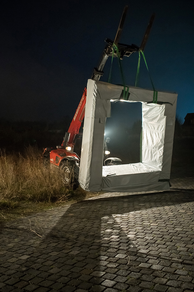 16.11.2017 Apolda: Anlieferung und Aufbau des Timber prototype am Eiermannbau in Apolda. / Internationale Bauausstellung Thüringen IBA / Foto: Thomas Müller